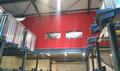 Application de peintures intérieures dans un garage automobile neuf vers Annecy - Sillingy - CHAUX ROOM